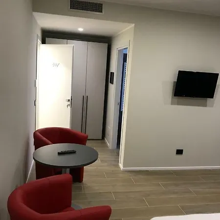 Roma Rooms-3